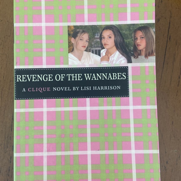 Set of 3 books of a clique novel by Lisi Harrison - Picture 2 of 7